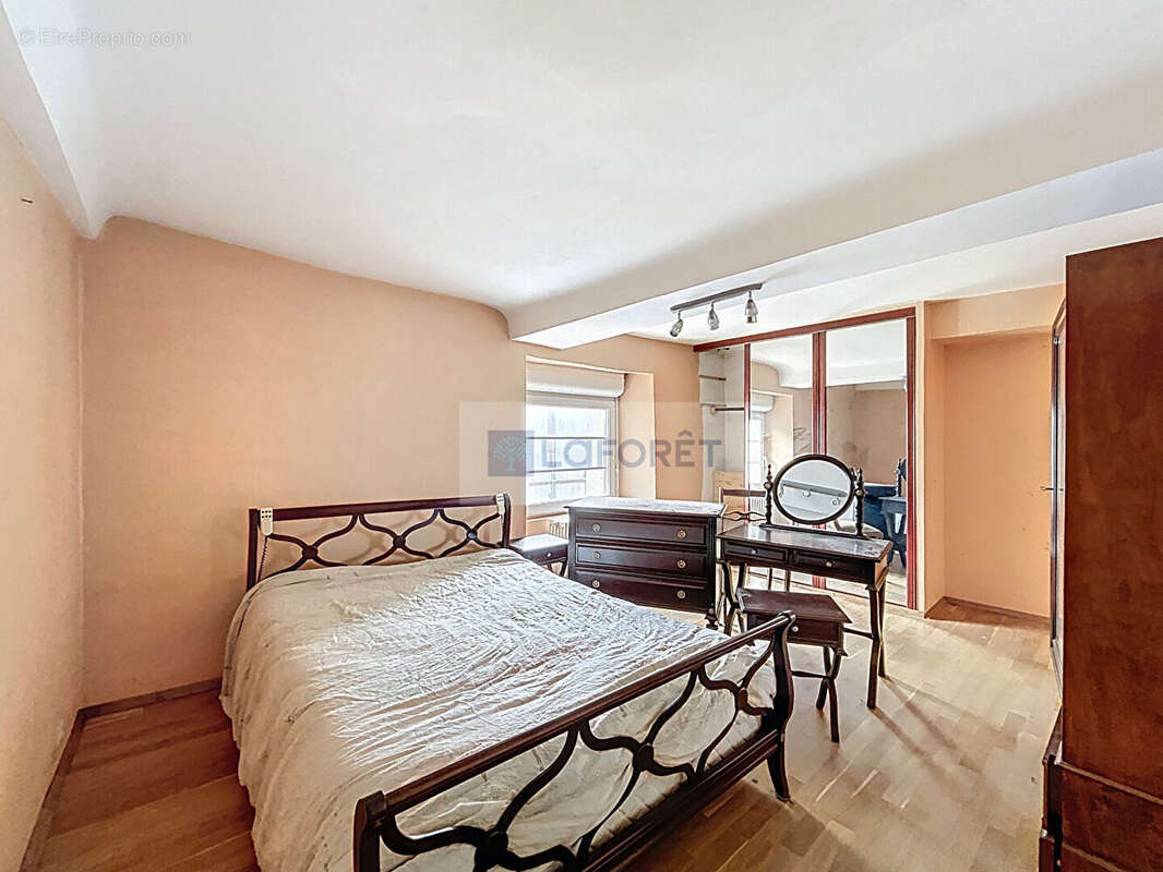 Maison à CONDE-SUR-NOIREAU