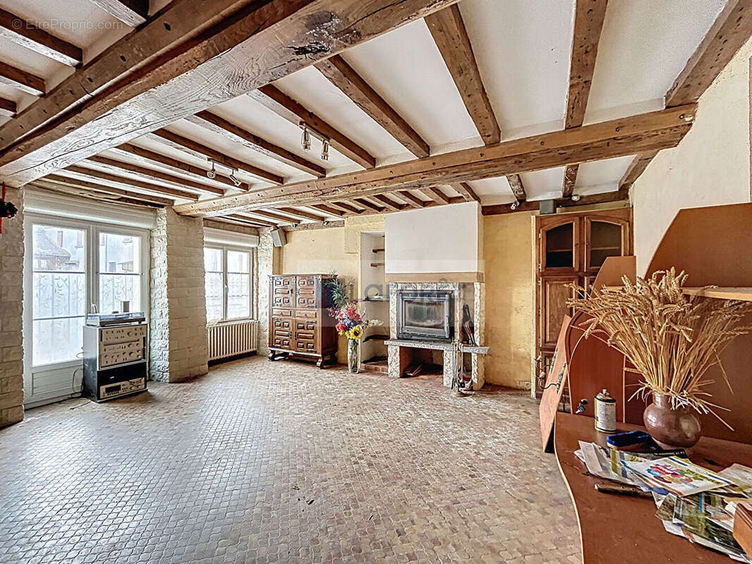 Maison à CONDE-SUR-NOIREAU