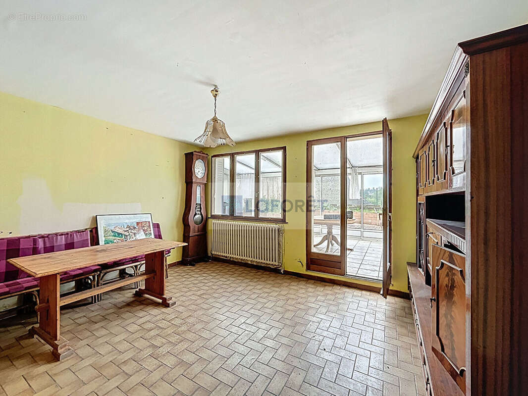 Maison à CONDE-SUR-NOIREAU