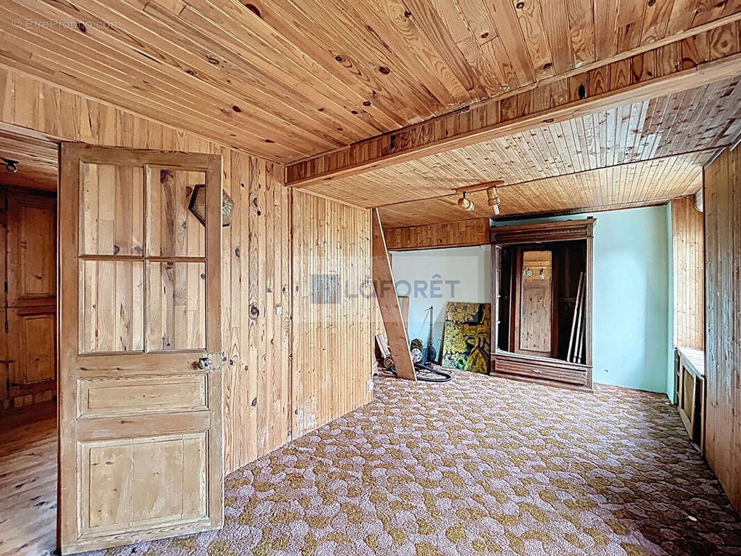 Maison à CONDE-SUR-NOIREAU