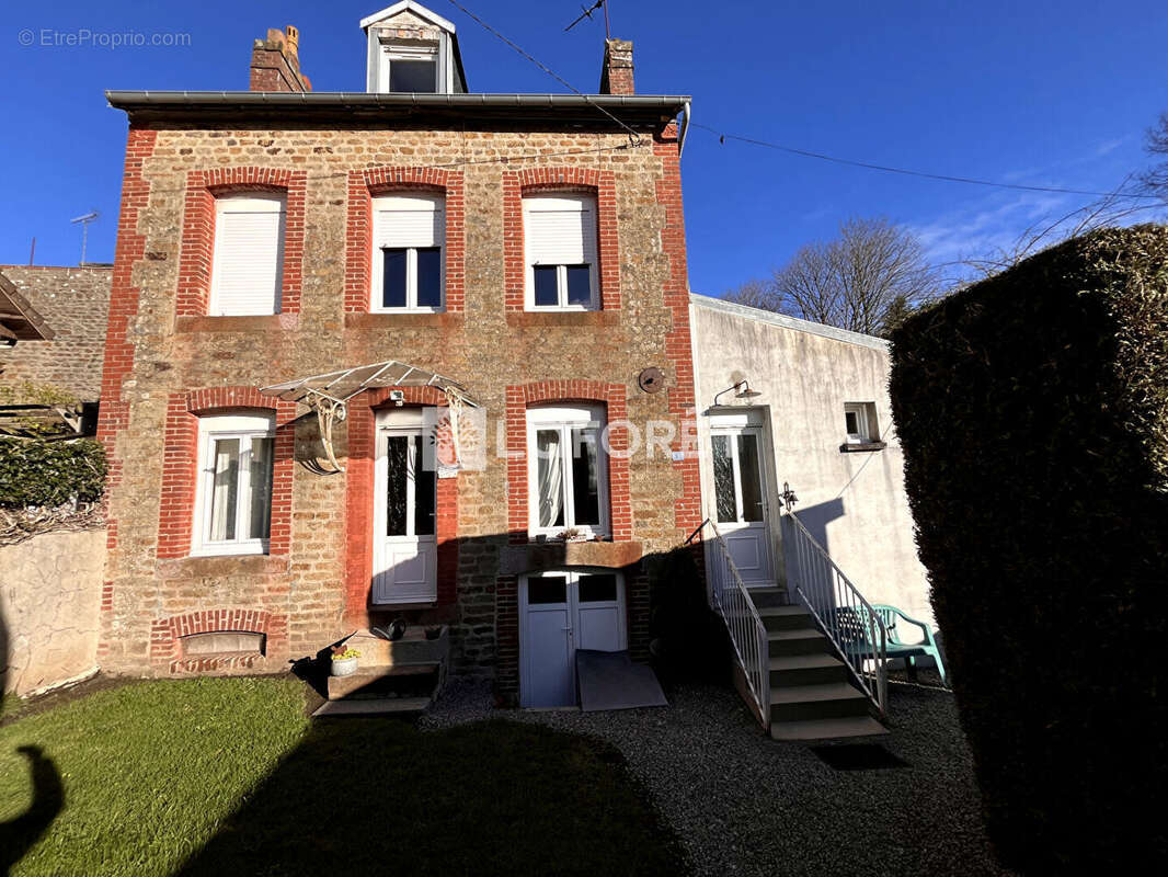 Maison à SAINT-GEORGES-DES-GROSEILLERS