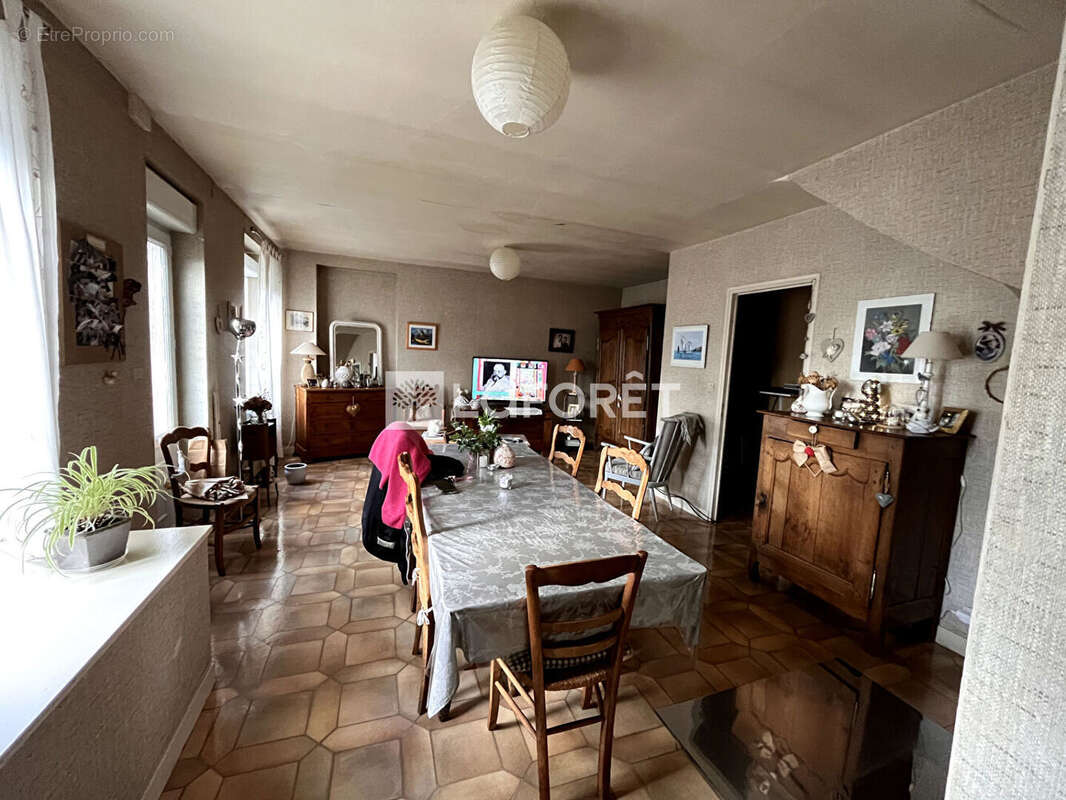 Maison à SAINT-GEORGES-DES-GROSEILLERS