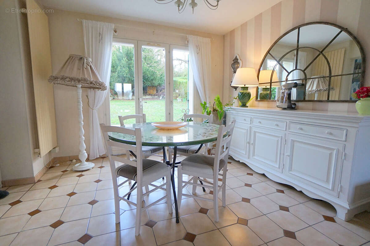 Maison à MEZIERES-SUR-SEINE