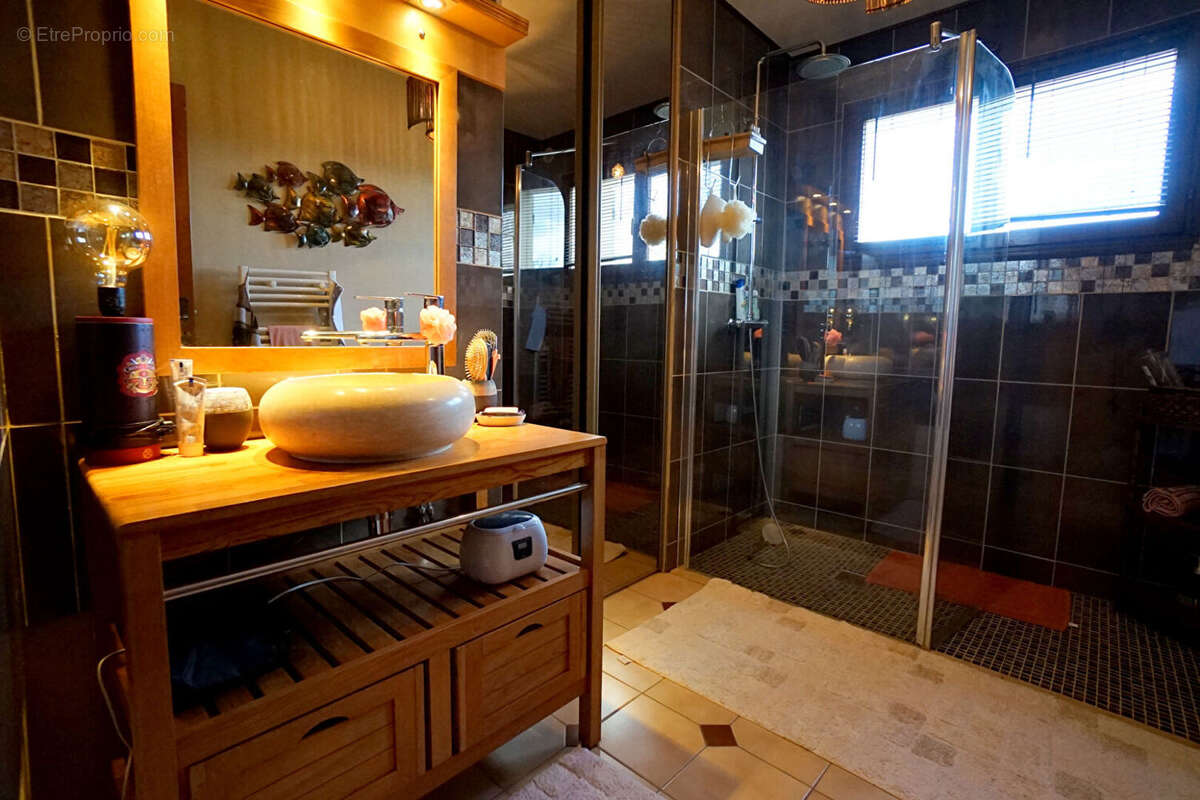 Maison à MEZIERES-SUR-SEINE