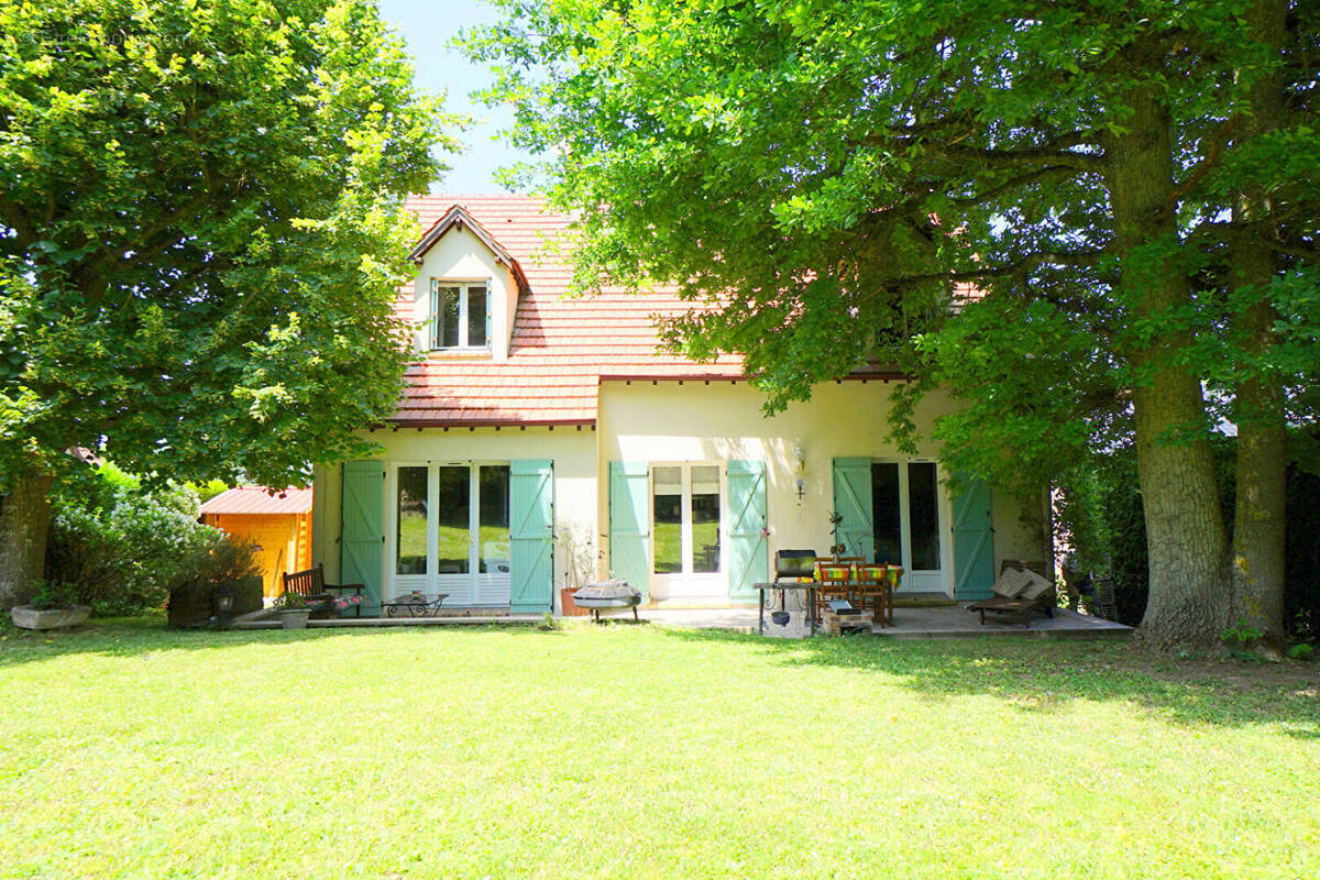 Maison à MEZIERES-SUR-SEINE