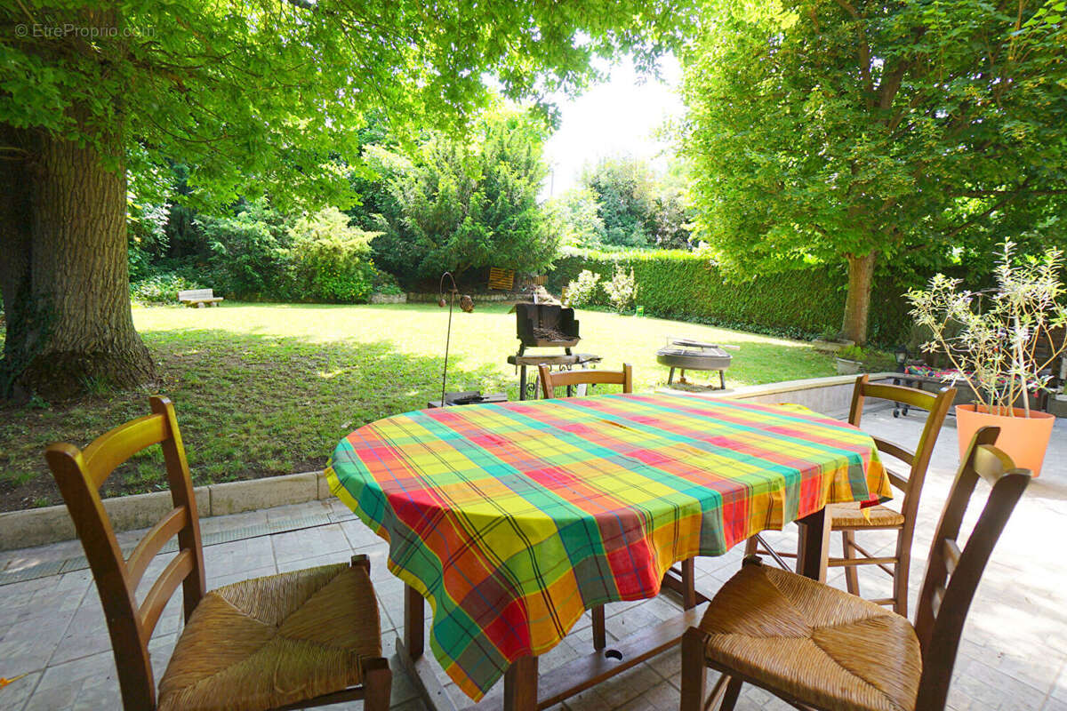 Maison à MEZIERES-SUR-SEINE