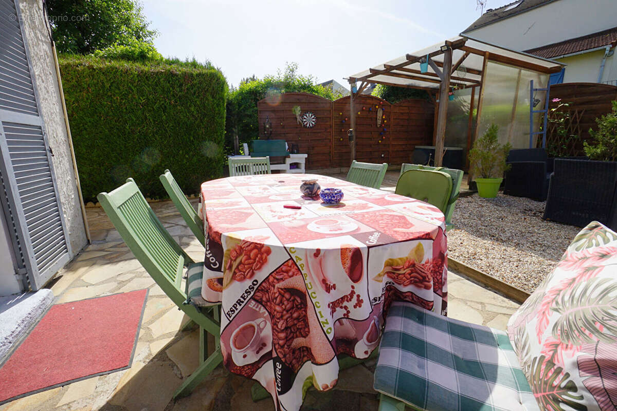 Maison à MEZIERES-SUR-SEINE