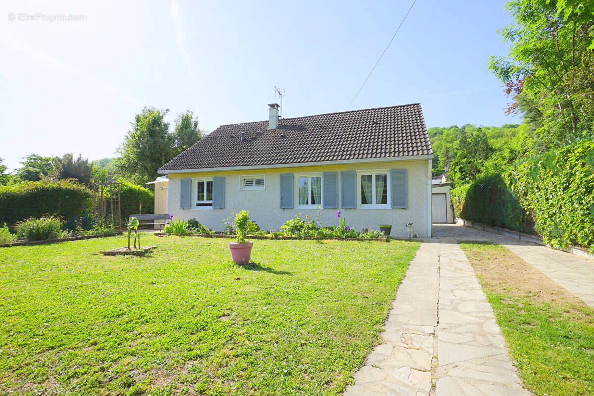Maison à MEZIERES-SUR-SEINE