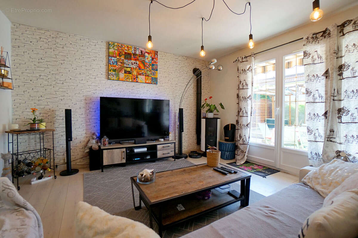 Maison à MEZIERES-SUR-SEINE