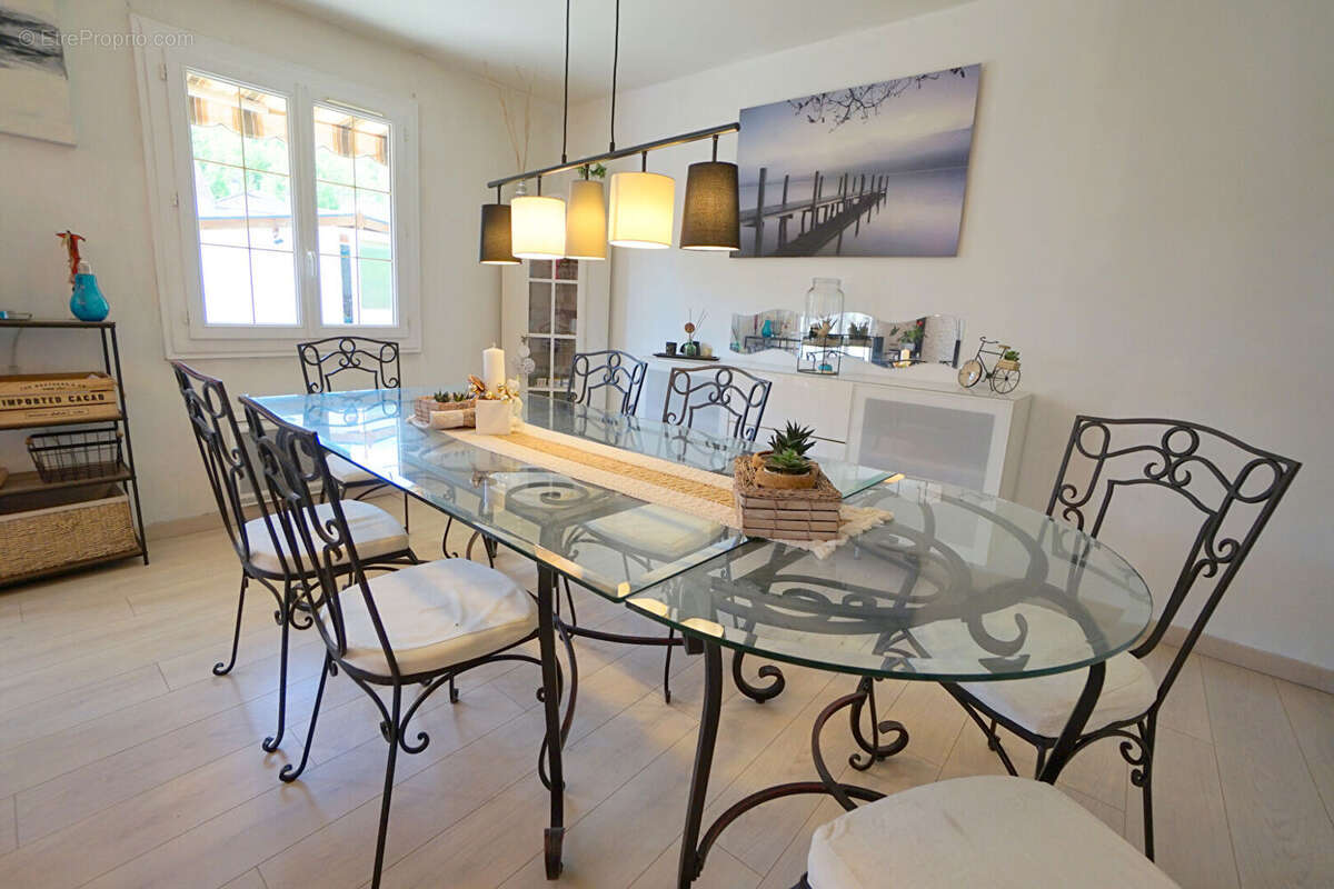 Maison à MEZIERES-SUR-SEINE