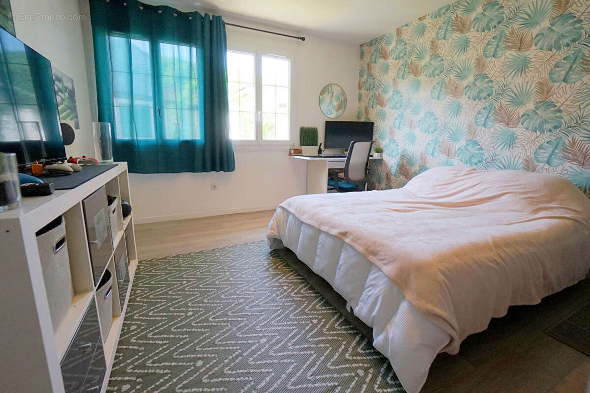 Maison à MEZIERES-SUR-SEINE