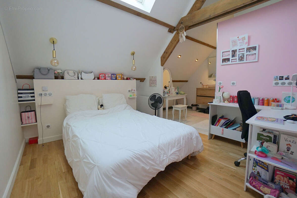 Maison à MORAINVILLIERS