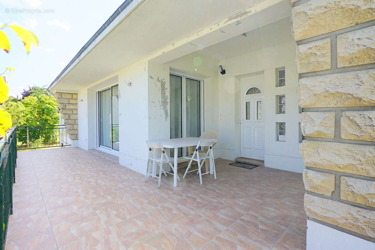 Maison à MORAINVILLIERS