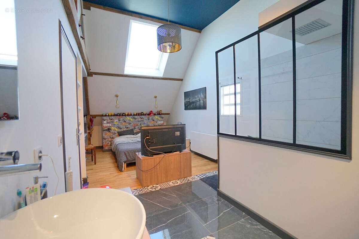 Maison à MORAINVILLIERS