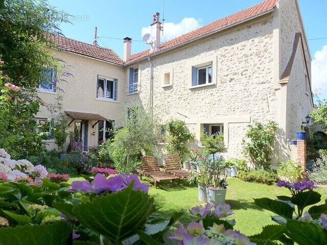 Maison à MEZIERES-SUR-SEINE