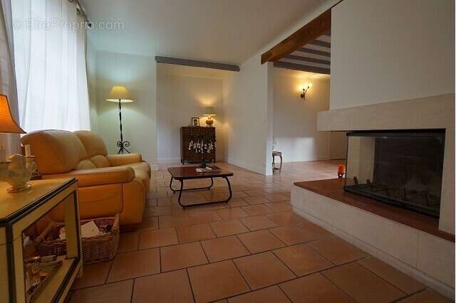 Maison à MEZIERES-SUR-SEINE