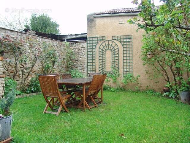 Maison à MEZIERES-SUR-SEINE
