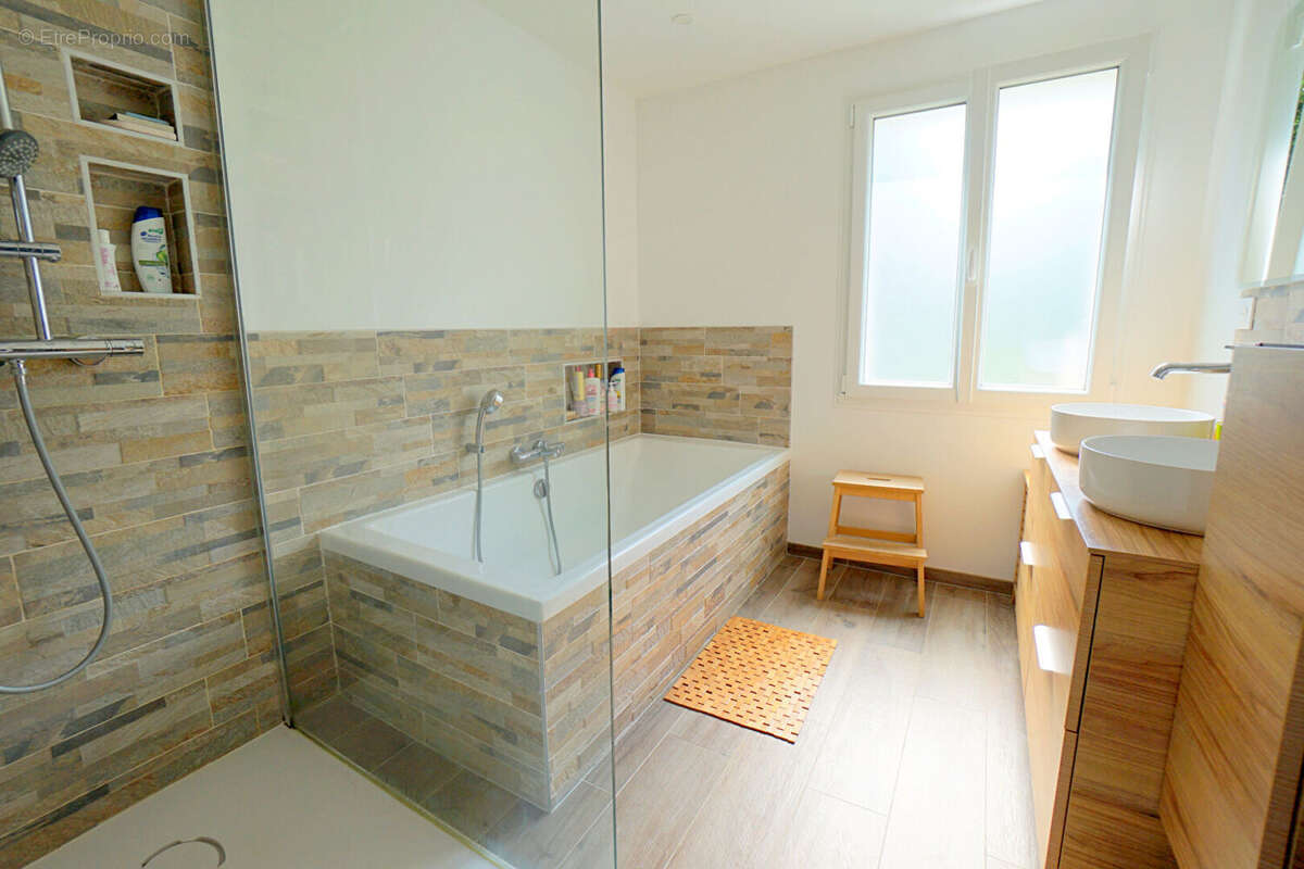 Maison à MEZIERES-SUR-SEINE