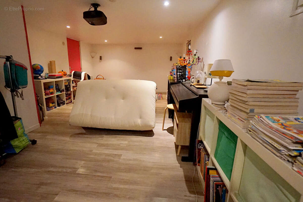 Maison à MEZIERES-SUR-SEINE