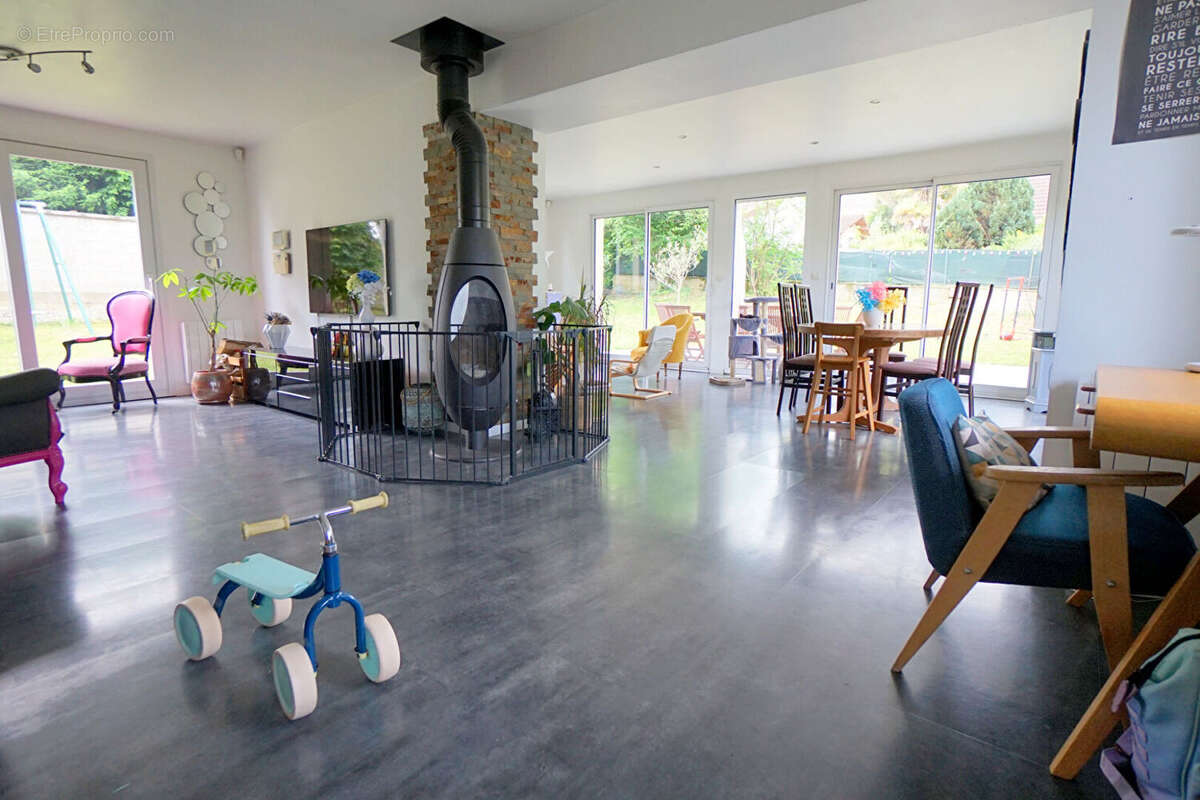 Maison à MEZIERES-SUR-SEINE