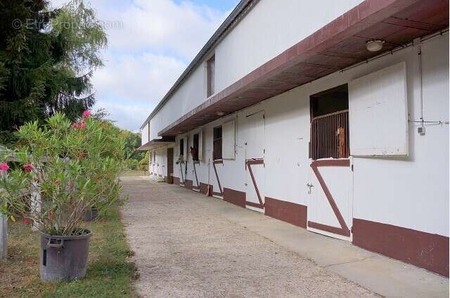 Maison à MEZIERES-SUR-SEINE
