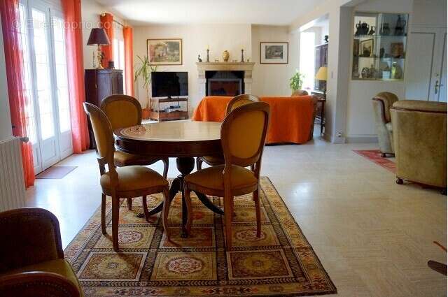 Maison à MEZIERES-SUR-SEINE