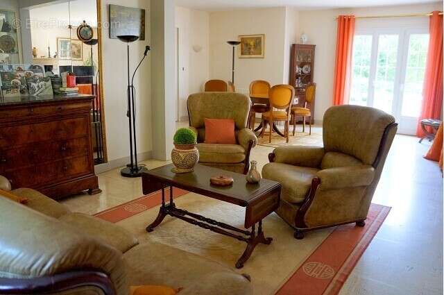 Maison à MEZIERES-SUR-SEINE