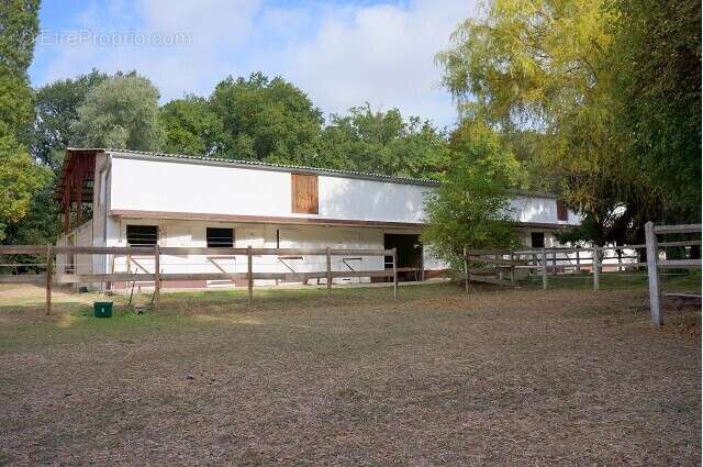 Maison à MEZIERES-SUR-SEINE