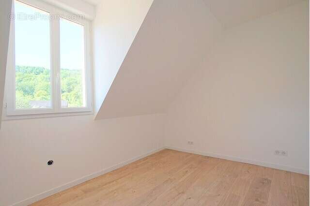 Maison à MEZIERES-SUR-SEINE