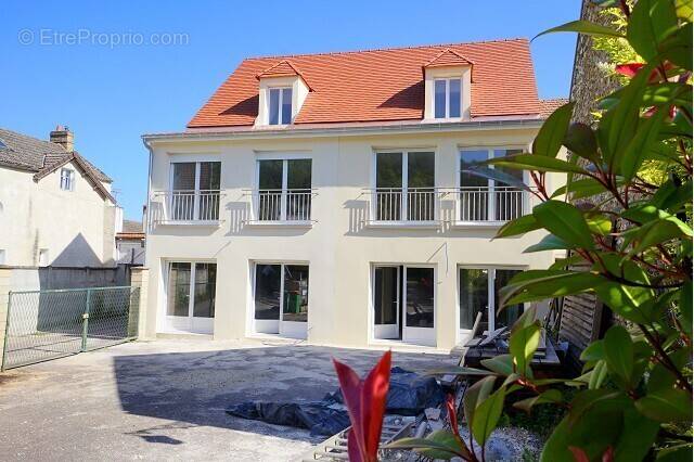 Maison à MEZIERES-SUR-SEINE