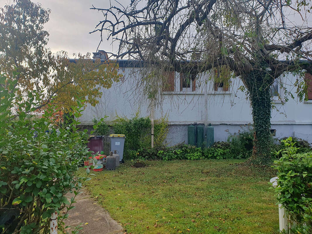 Maison à LA GENEVRAYE