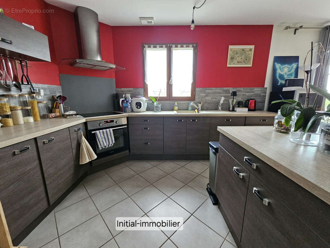 Maison à BEAUMONT-LA-RONCE