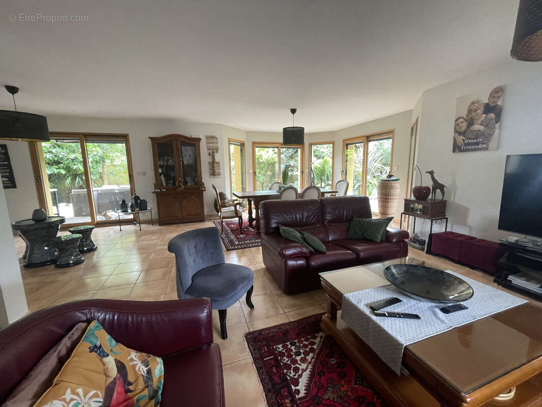 Maison à LE RELECQ-KERHUON