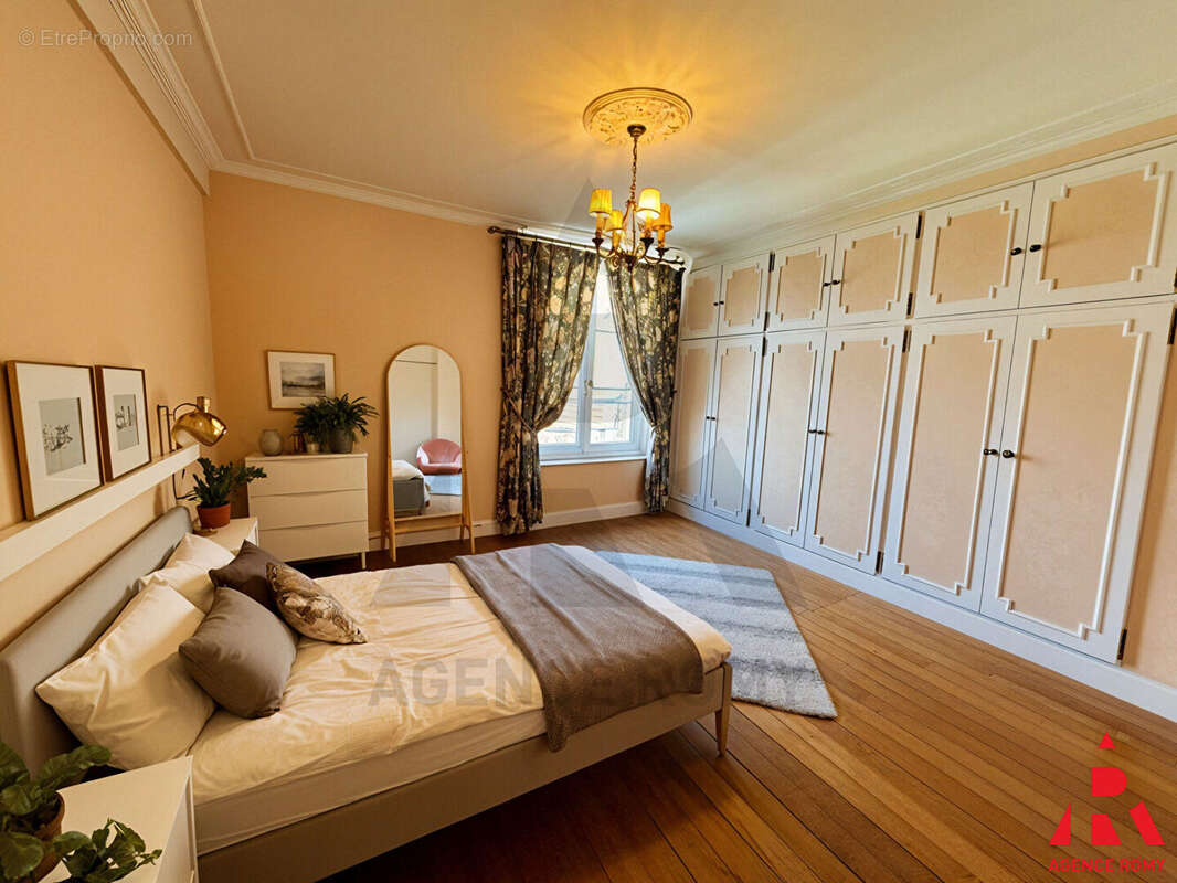 Appartement à VERSAILLES