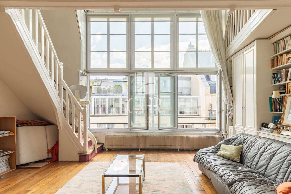 Appartement à PARIS-16E