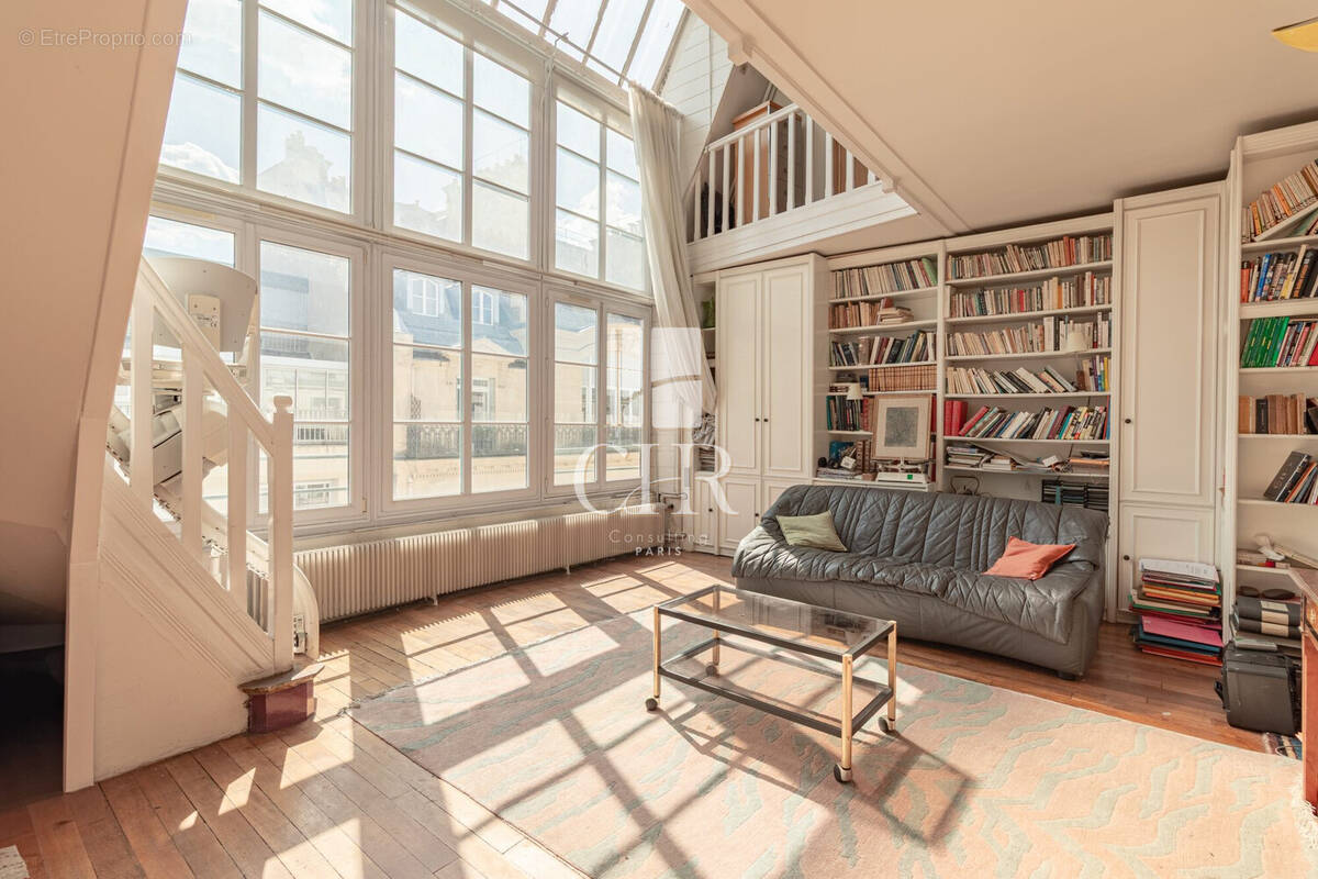 Appartement à PARIS-16E