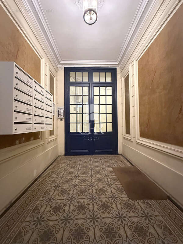 Commerce à PARIS-18E