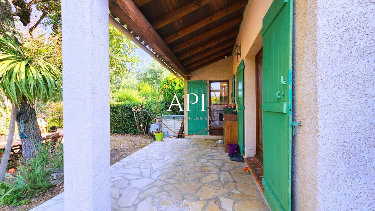 Maison à TOURRETTES