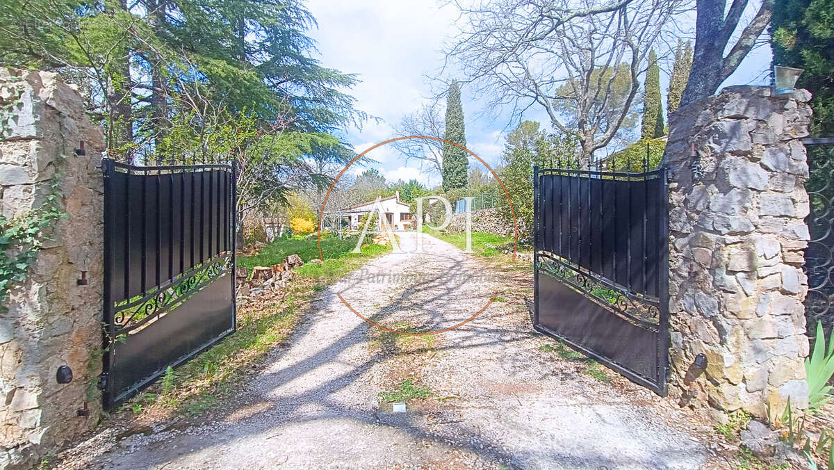 Maison à SAINT-PAUL-EN-FORET