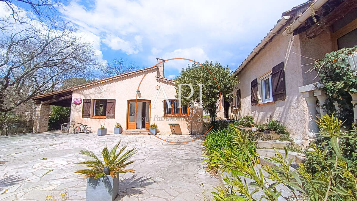 Maison à SAINT-PAUL-EN-FORET