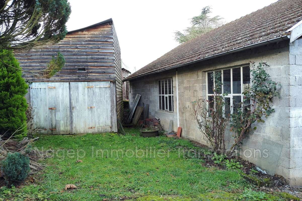 Maison à FERRIERES-SUR-SICHON