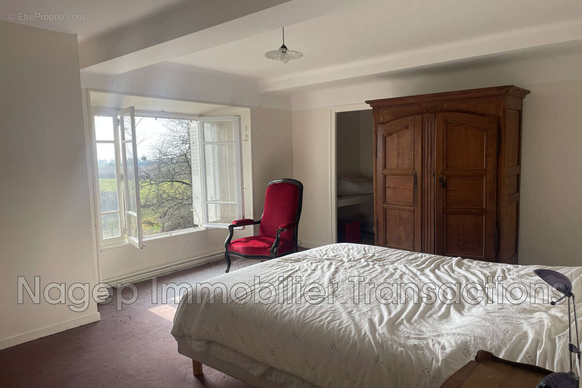 Maison à BAS-ET-LEZAT