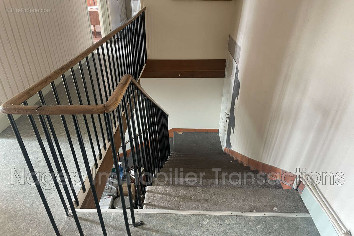 Maison à BAS-ET-LEZAT