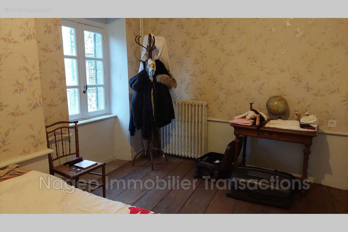 Maison à FERRIERES-SUR-SICHON