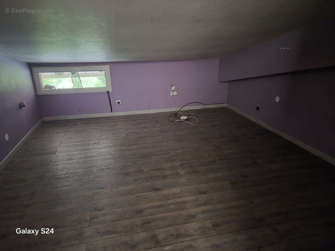 Commerce à PONT-L&#039;EVEQUE