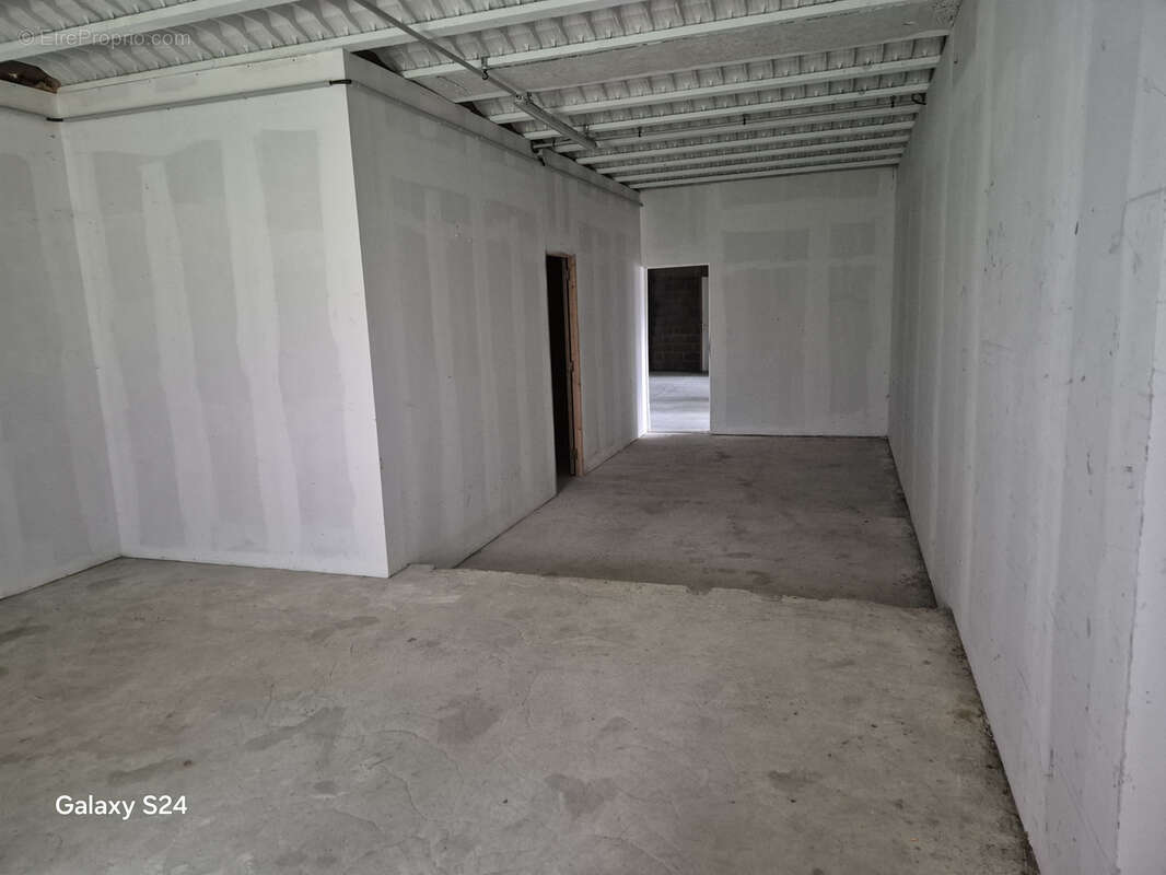 Commerce à PONT-L&#039;EVEQUE