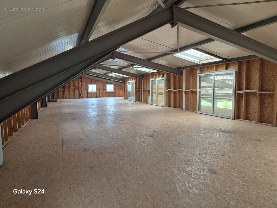 Commerce à PONT-L&#039;EVEQUE