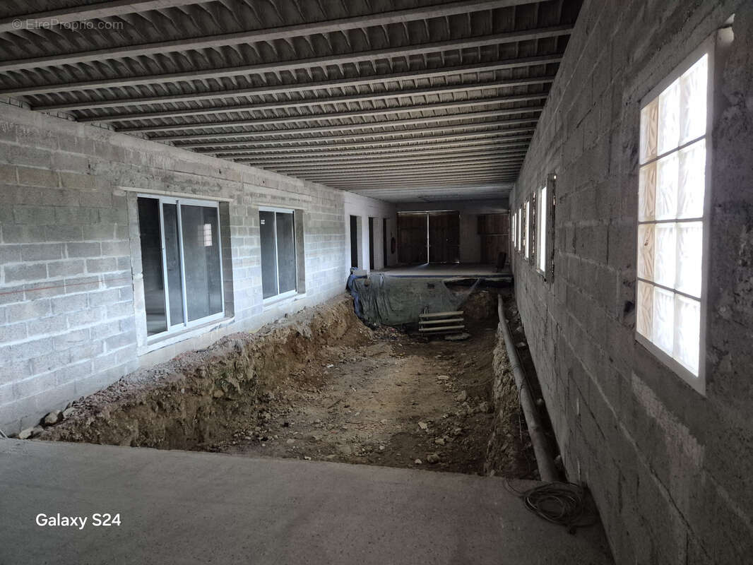 Commerce à PONT-L&#039;EVEQUE