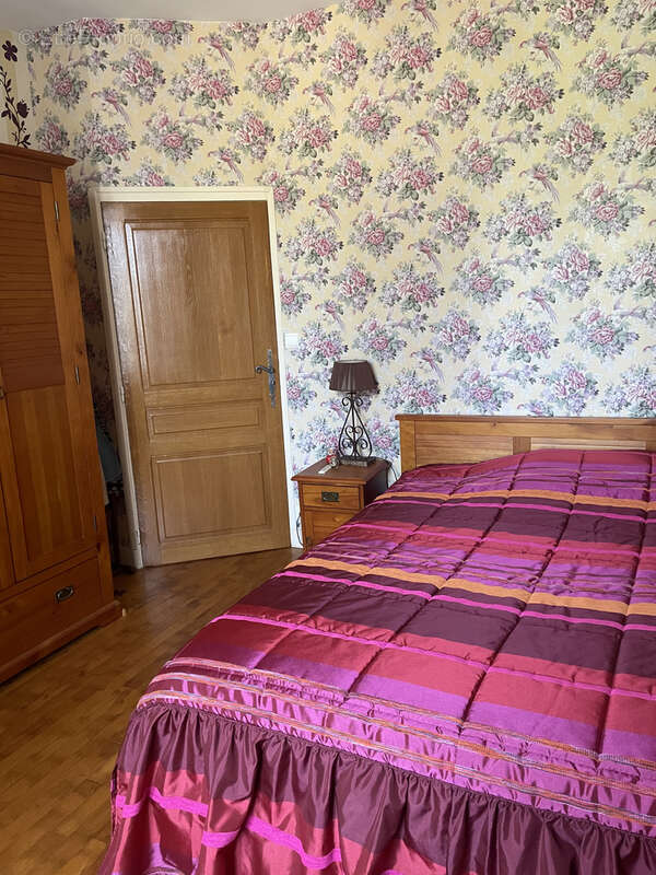 Maison à SAINT-DENIS-DES-MURS