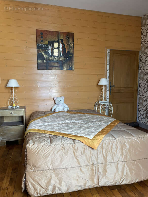 Maison à SAINT-DENIS-DES-MURS